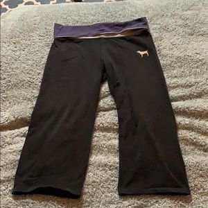 Victoria’s Secret Pink Capri leggings. Size M